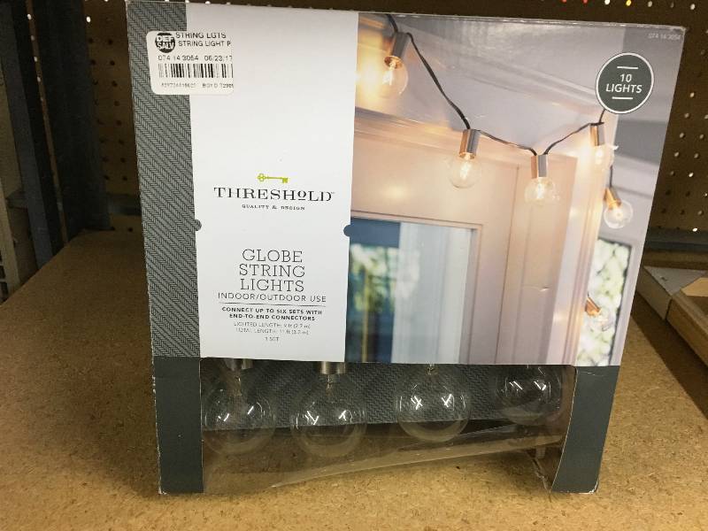lot 286 image: GLOBE STRING LIGHT