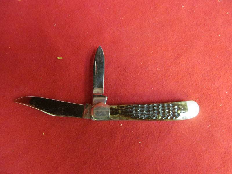lot 60 image: Case Knife