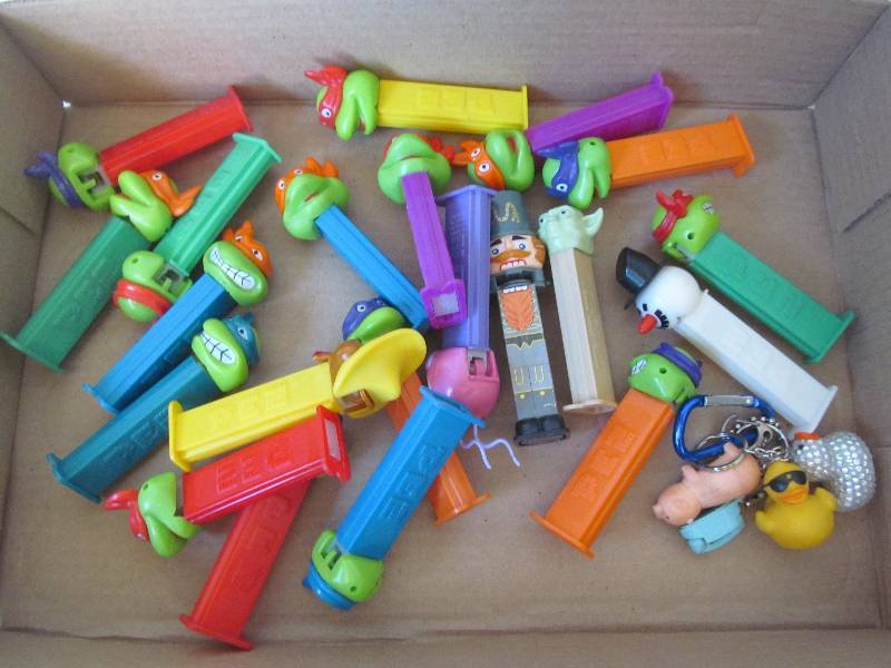 lot 96 image: Ninja Turtle Pez Dispensers
