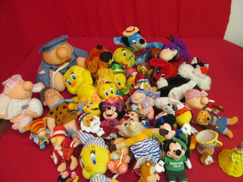 lot 112 image: stuffed toys and characters