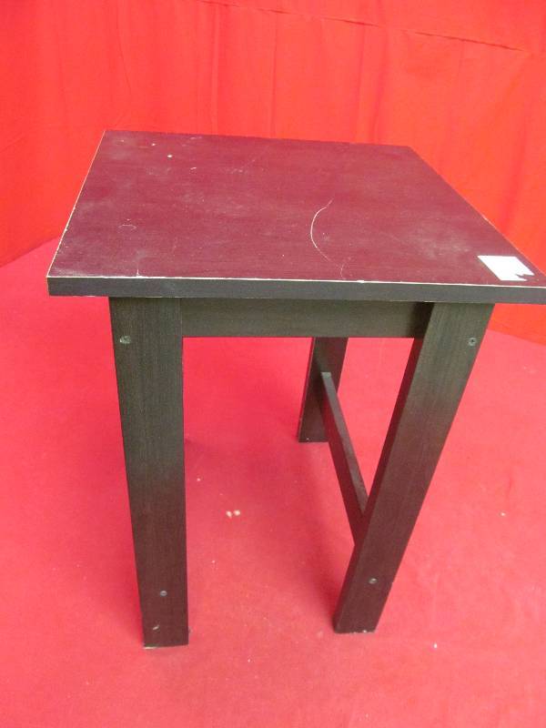 lot 122 image: hall table