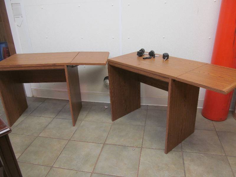 lot 125 image: tables