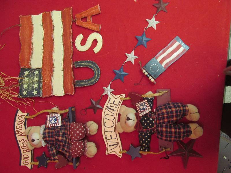 lot 128 image: wall dcor