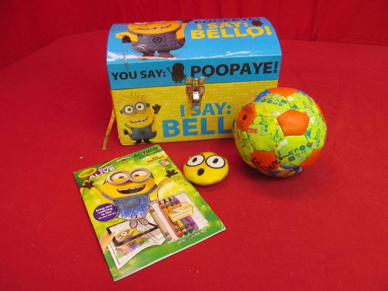 lot 138 image: minion items