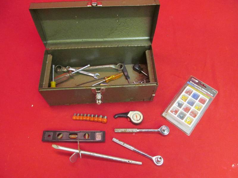 lot 142 image: tools, tool box