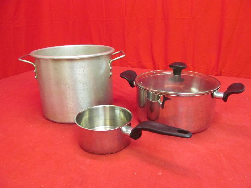 lot 171 image: pots