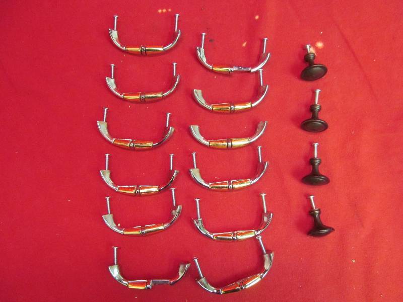 lot 187 image: cabinet hardware