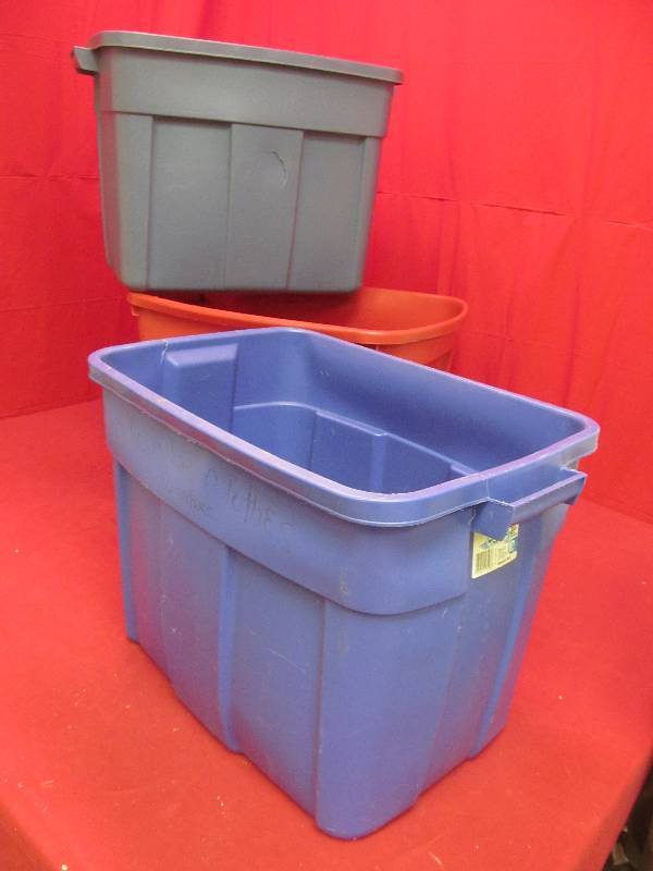 lot 194 image: totes