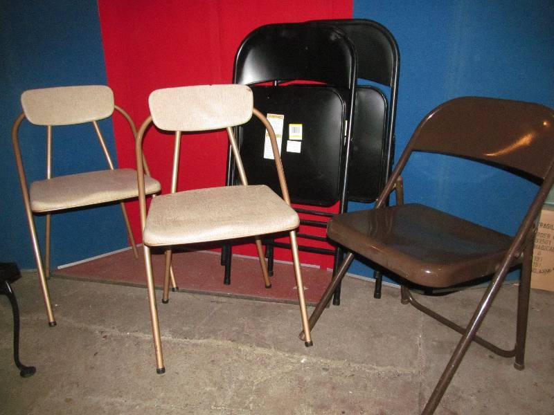lot 220 image: vintage chairs