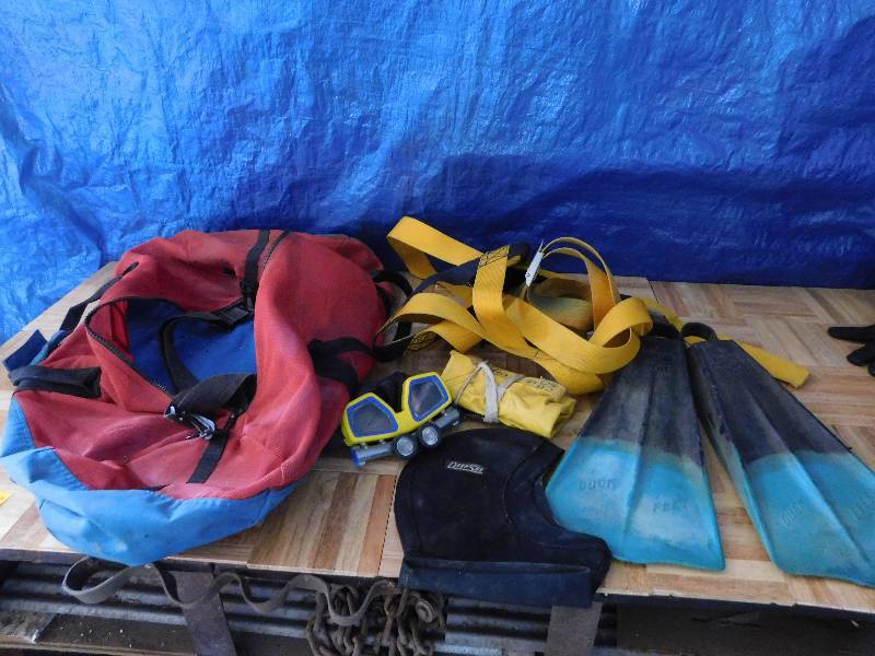lot 218 image: SCUBA GEAR, FLIPPERS, GOGGLES, HARNESS AND BELT
