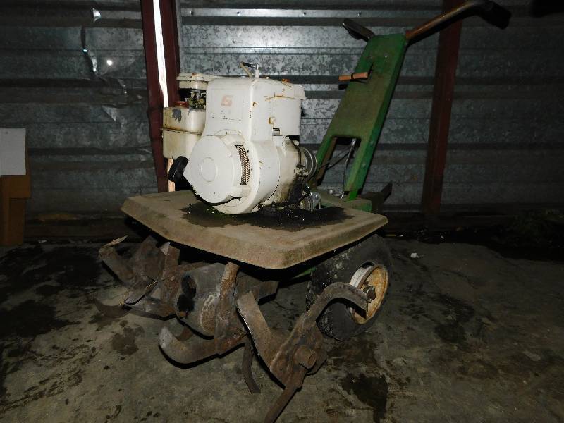 lot 257 image: MAGNA FRONT TINE GARDEN TILLER
