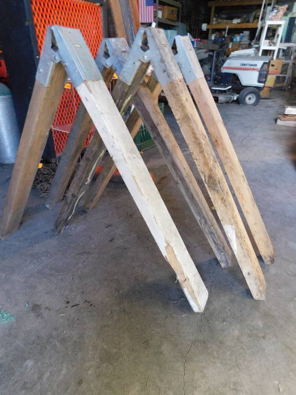 lot 316 image: 4 SAW HORSE LEGS