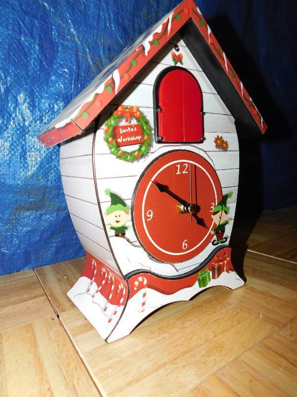 lot 320 image: CHRISTMAS CLOCK