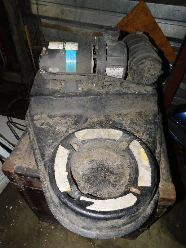 lot 327 image: DYNAMO POOL PUMP, MODEL DYNII-N1-1