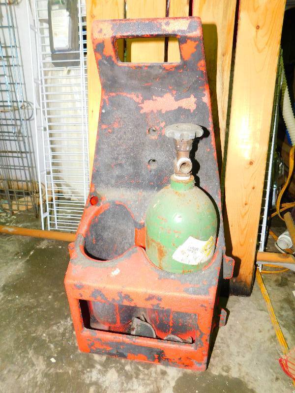 lot 337 image: WELDERS TANK AND CARTCADDY