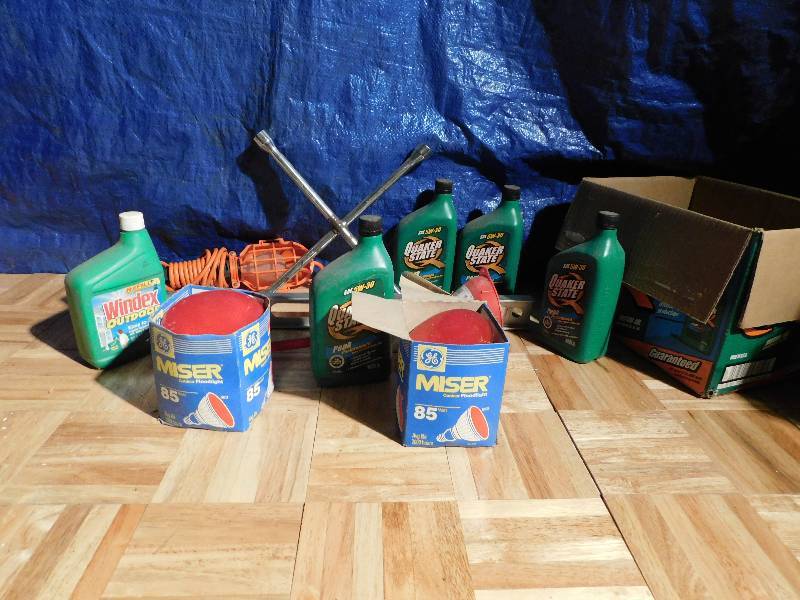 lot 266 image: GARAGE ITEMS