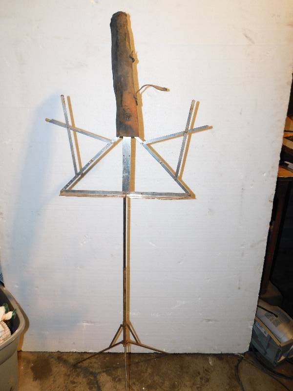lot 345 image: VINTAGE MUSIC STAND AND LEATHER CASE