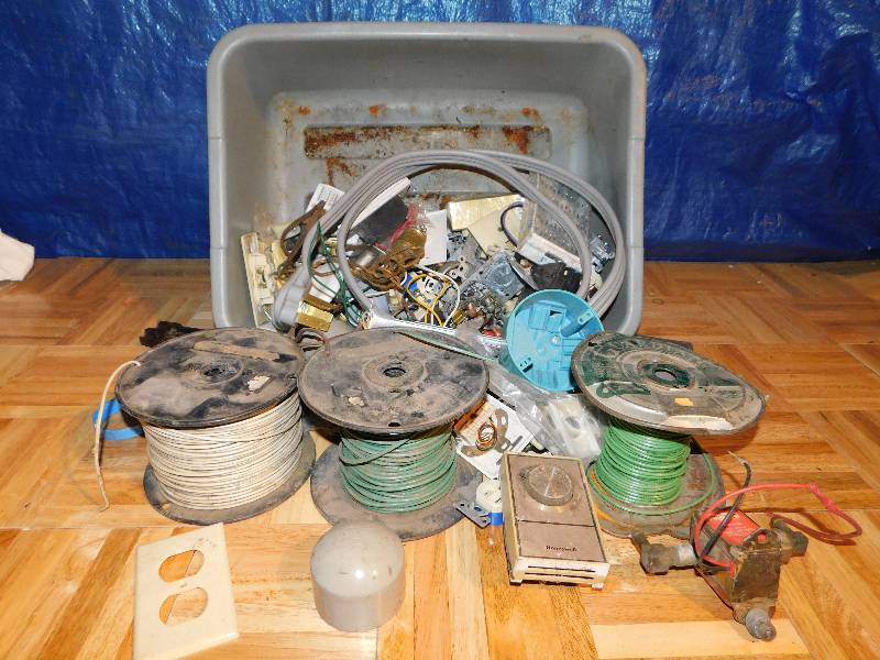 lot 363 image: WIRE, CORD AND MISC ITEMS