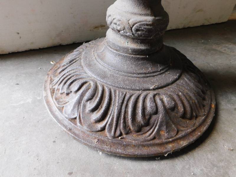 lot 364 image: DECORATIVE METAL TABLE BASE