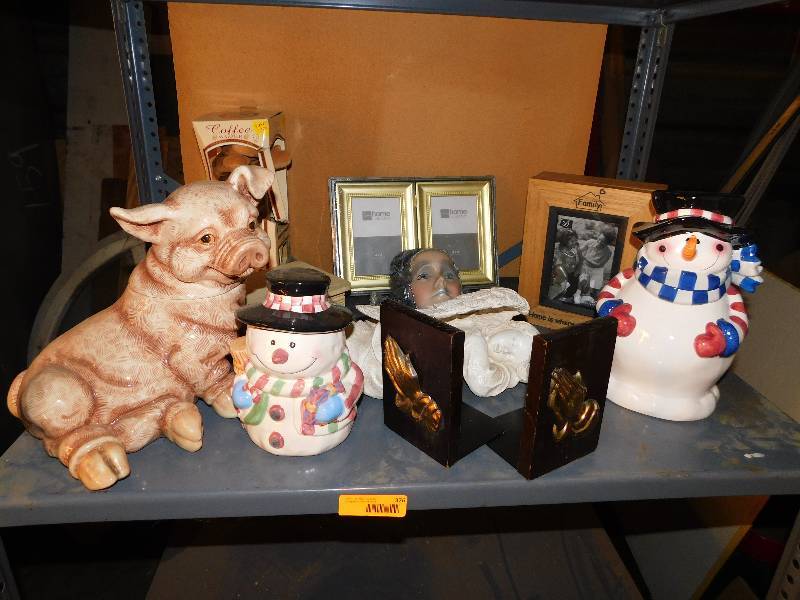 lot 376 image: MISC HOUSEHOLD ITEMS