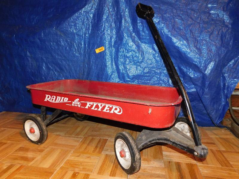 lot 386 image: RADIO FLYER RED WAGON