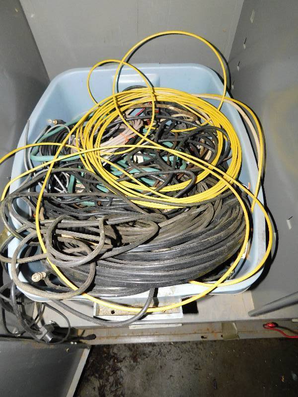 lot 394 image: MISC WIRE AND CABLE