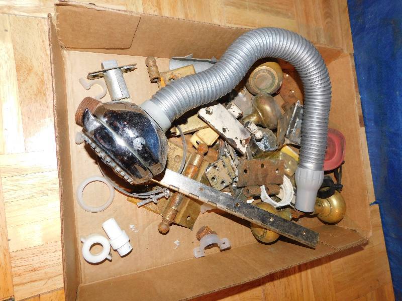 lot 415 image: VINTAGE DOOR HARDWARE AND MISC ITEMS
