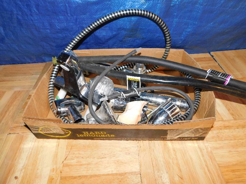 lot 419 image: MISC PLUMBING ITEMS