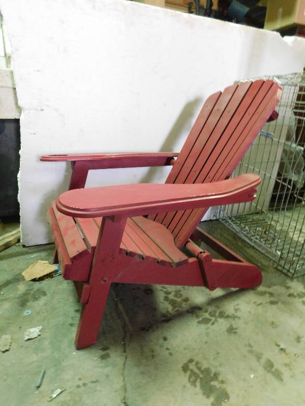 lot 427 image: ADIRONDACK CHAIR