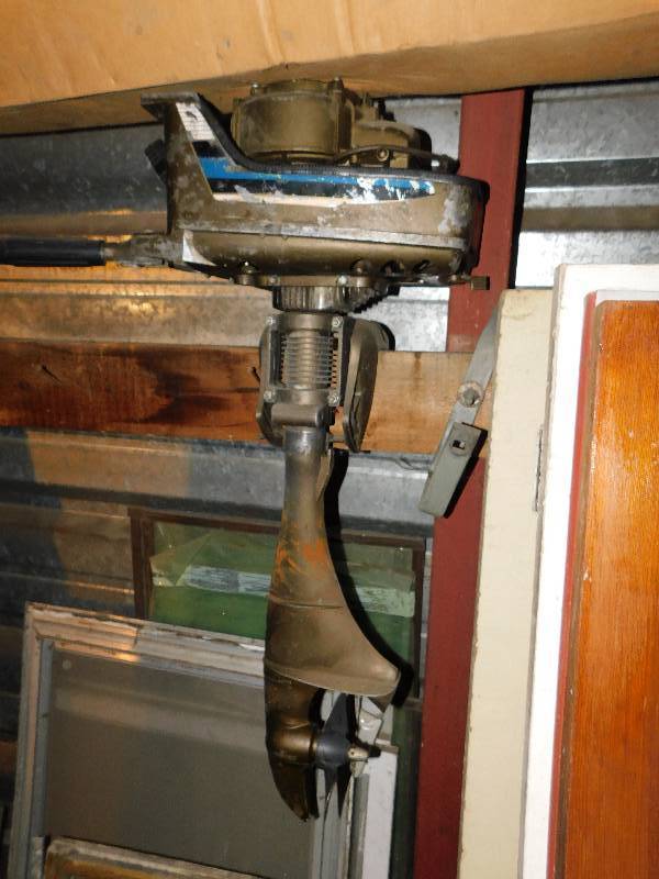 lot 476 image: WARD SEA KING 5HP OUTBOARD MOTOR