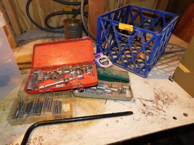 lot 544 image: CRATE AND TOOLS