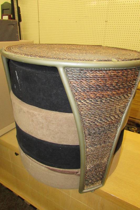 PORTABLE SIDE TABLE STOOL WITH 4 FLOOR CUSHIONS
