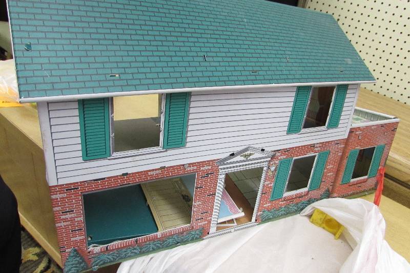 VINTAGE METAL DOLL HOUSE, NEEDS THE TABS ALL PUT BACK TOGETHER. INCLUDES DOLL HOUSE FURNITURE
