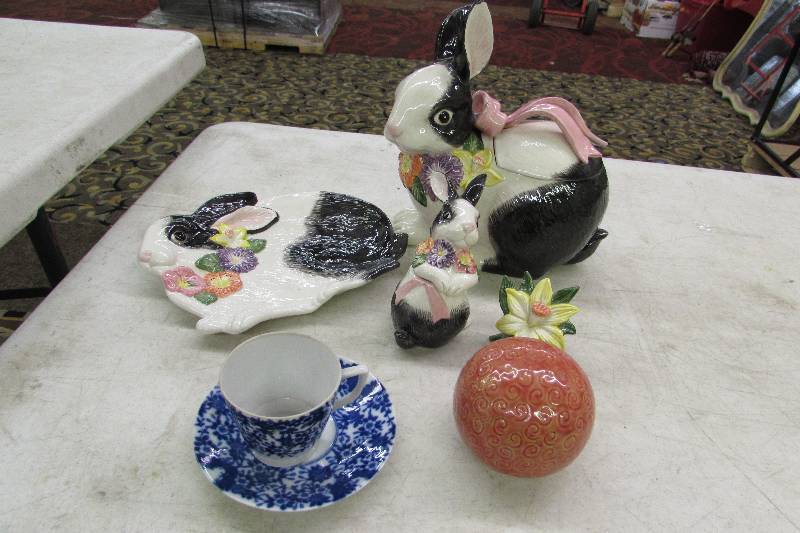 MISC HOUSEHOLD DECOR, BUNNY COOKIE JAR AND PLATTER, CUP AND SAUCER.