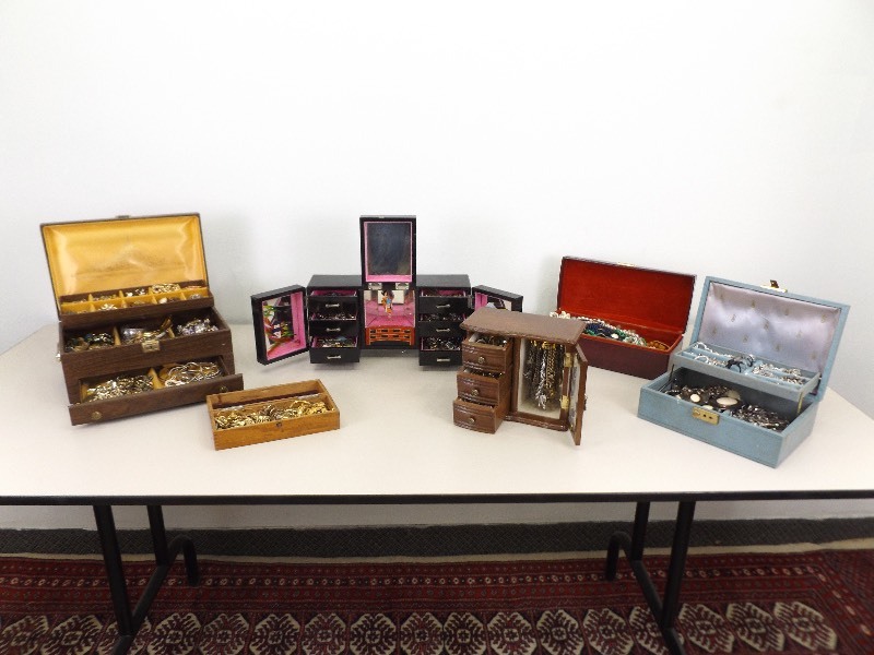 lot 3 image: 6 Jewelry Boxes FILLED with Antique and Vintage Costume Jewelry