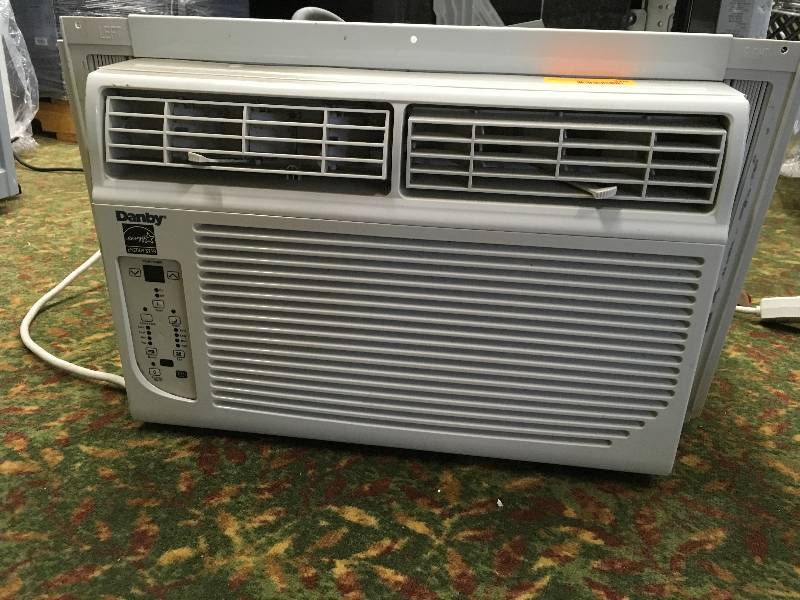 lot 320 image: DANBY DAC080EUB3GDB, 8000BTU ROOM AIR CONDITIONER, RETAIL $189.99