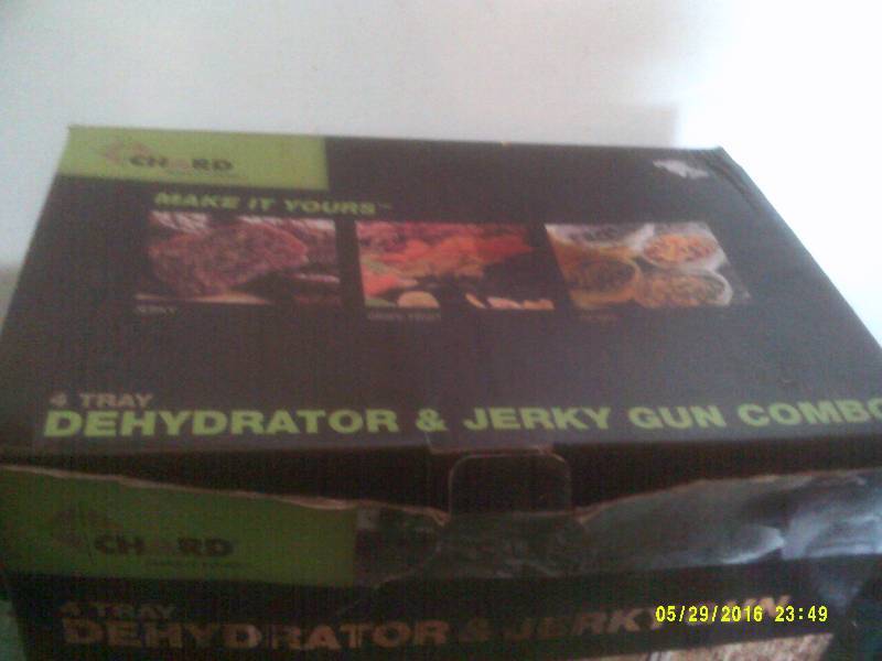 4 TRAY DEHYDRATER AND JERKY GUN