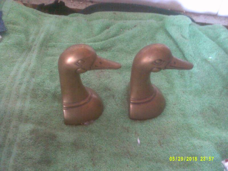 2 SOLID BRASS GOOSE BOOK ENDS