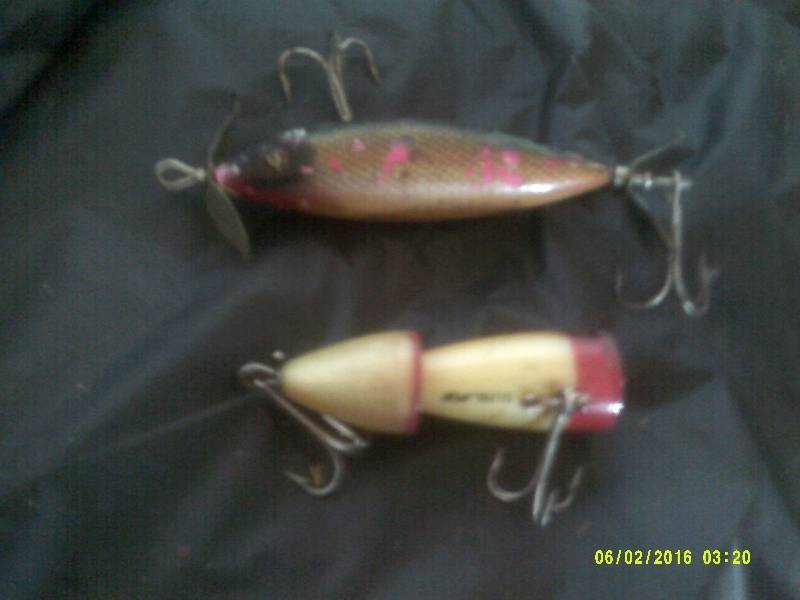 2 VINTAGE LURES