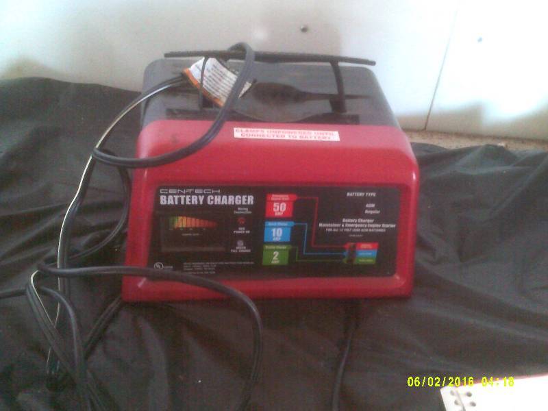 CENTECH BATTERY CHARGER
