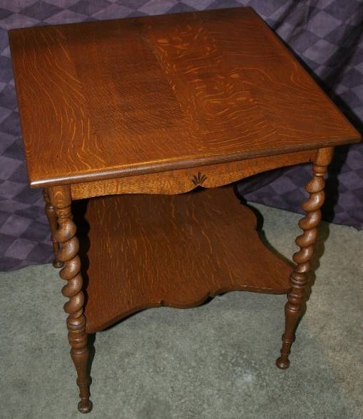 lot 8 image: Antique Side Table