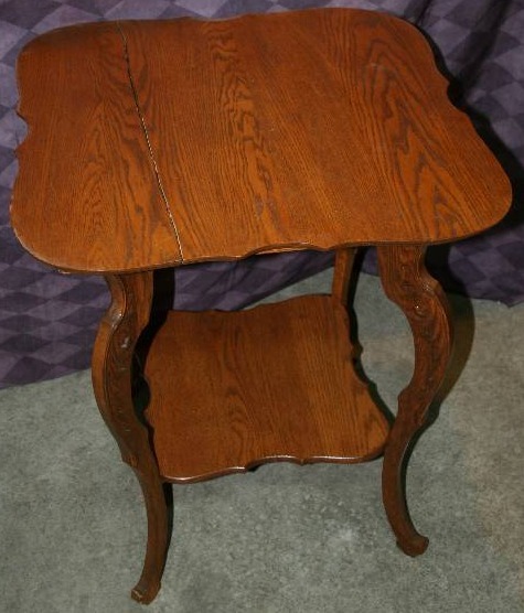 lot 9 image: Antique Side Table