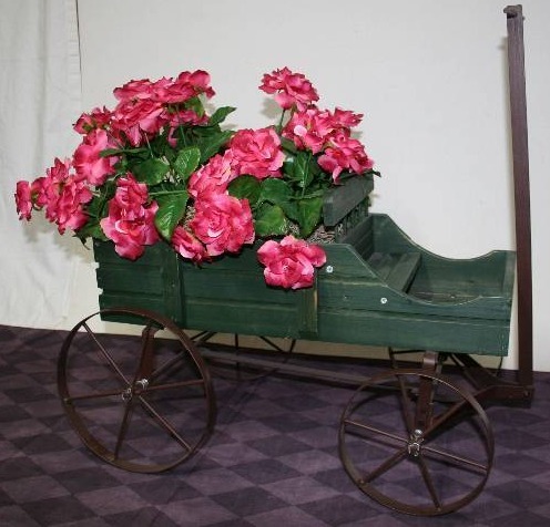 lot 18 image: Small Decorative Flower Cart