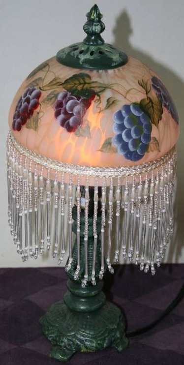 lot 27 image: Small Decorative Lamp