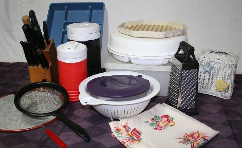 lot 28 image: Misc Kitchenwares