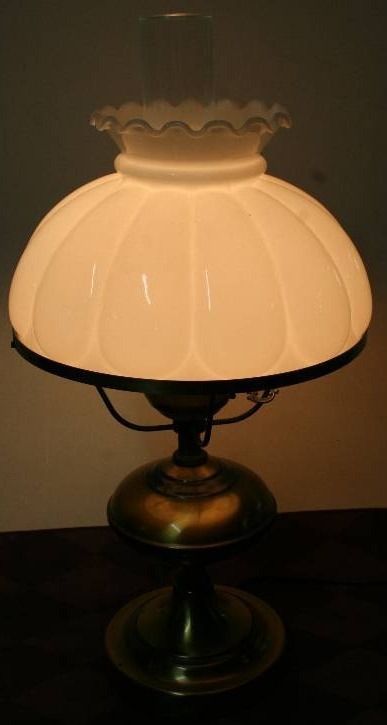 lot 53 image: Decorative Brass Lamp