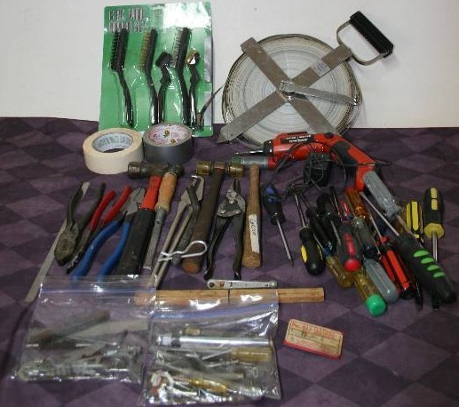 lot 79 image: Assorted Hand Tools