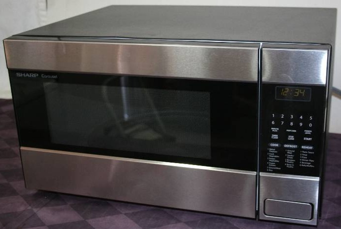 lot 89 image: Microwave