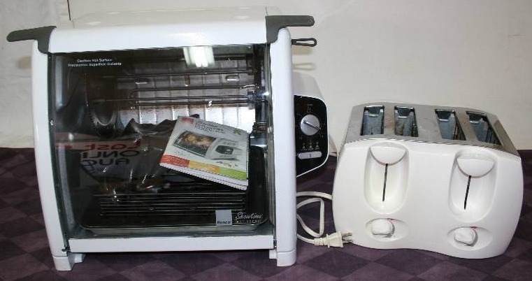 lot 90 image: Toaster and Rotisserie