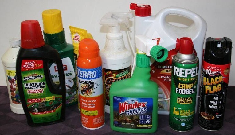 lot 98 image: Misc Outdoor Chemicals